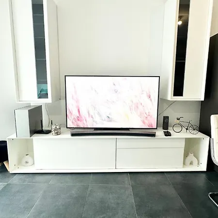 Luxueux T3 Balcon,10min Paris& Cuisine Equipee *