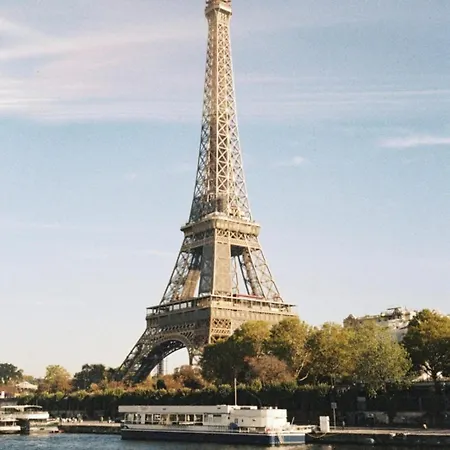 Luxueux T3 Balcon,10min Paris& Cuisine Equipee Romainville