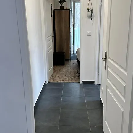 Luxueux T3 Balcon,10min Paris& Cuisine Equipee Apartment Romainville